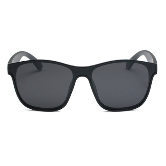 Τετράγωνα Γυαλιά ηλίου Collins της Exposure Sunglasses με προστασία UV400 με μαύρο σκελετό και μαύρο φακό.