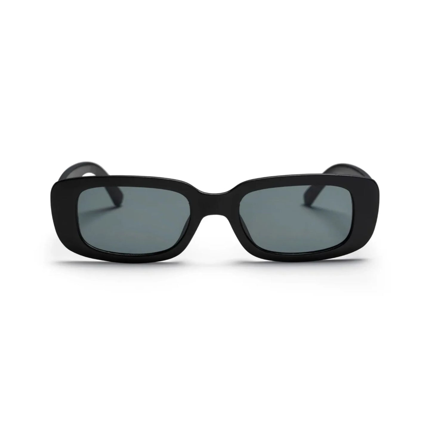 Οβάλ Γυαλιά ηλίου Kony της Exposure Sunglasses με προστασία UV400 σε μαύρο χρώμα σκελετού και μαύρο φακό.