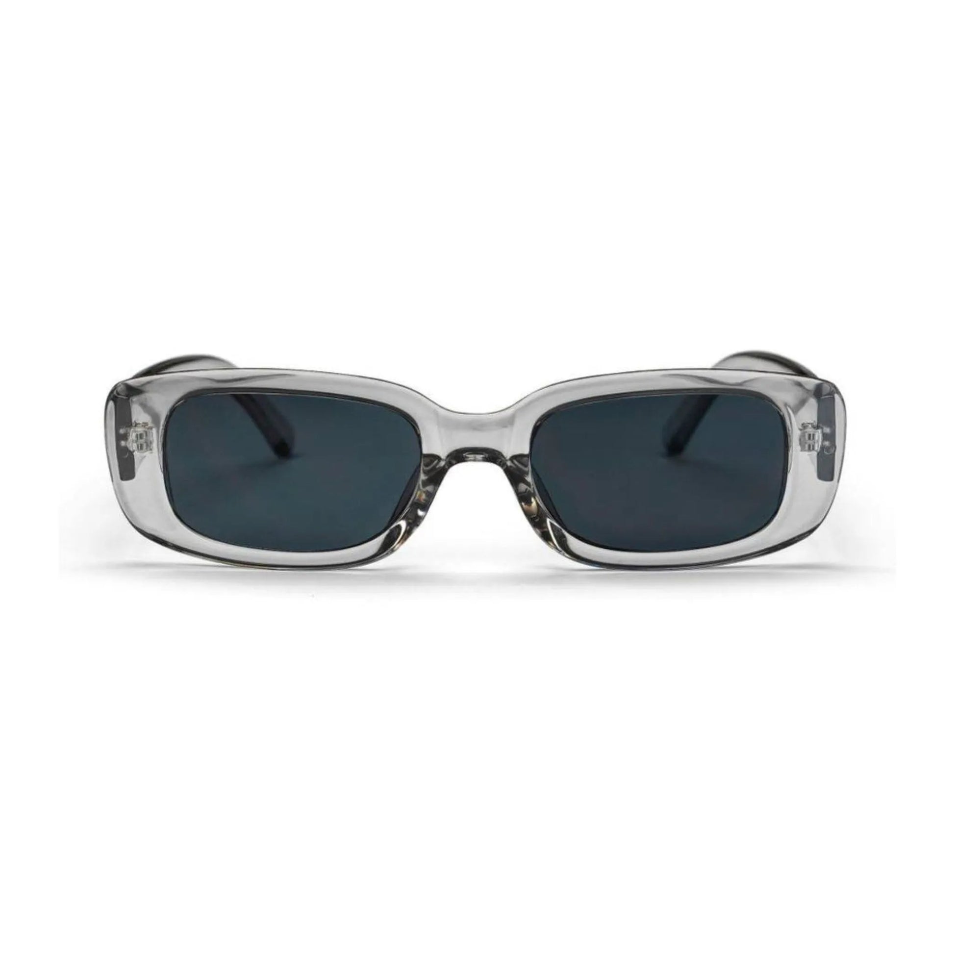 Οβάλ Γυαλιά ηλίου Kony της Exposure Sunglasses με προστασία UV400 σε ασημί χρώμα σκελετού και μαύρο φακό.